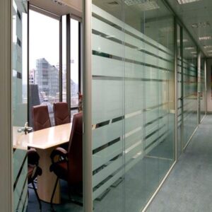 Kontraktor Partisi Kaca Blitar – KacaTempered.co.id